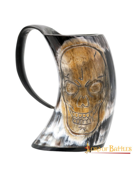 Caneca de cerveja Viking com caveira...