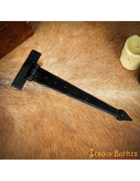 Dobradiça de porta medieval de ferro...