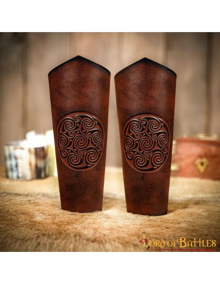 Pulseiras espirais celtas em couro...