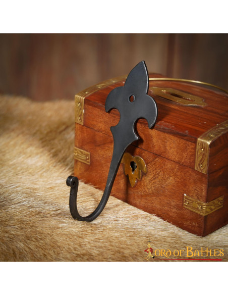 Cabide medieval de flor de lis em...