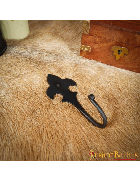 Cabide medieval de flor de lis em...