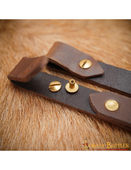 Tahalí medieval para espadas com bainha