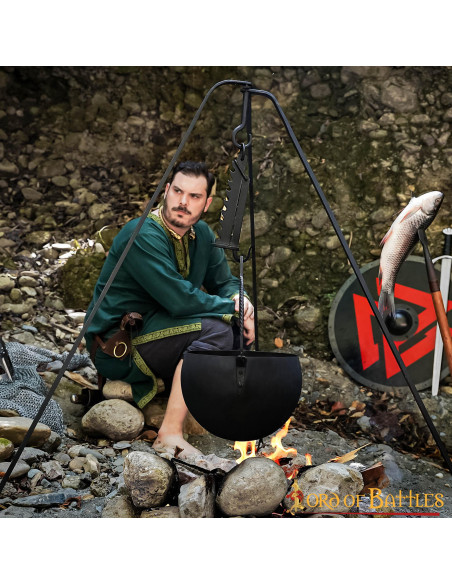 Suporte medieval para caldeirões,...