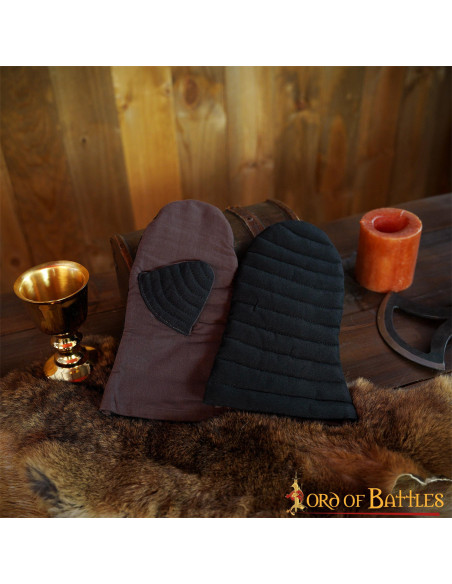 Luvas acolchoadas feitas à mão em...