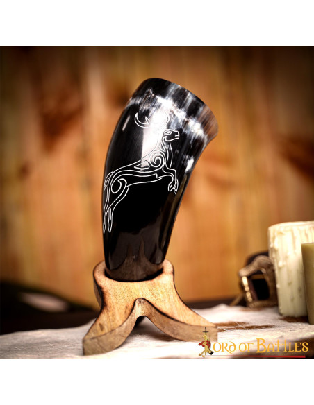 Corça de chifre viking em chifre de...