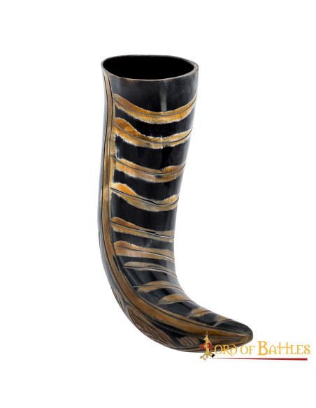 Chifre viking com desenhos gravados...