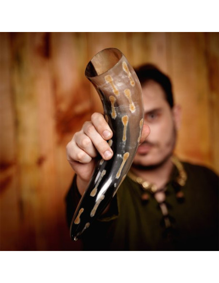 Chifre de boi com manchas...