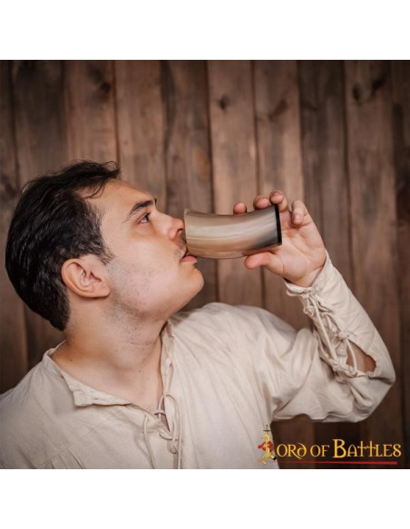 Caneca Viking em chifre de boi para...