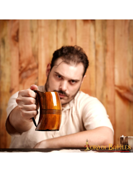 Caneca Viking em chifre de boi para...