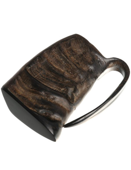 Caneca de cerveja medieval com chifre...