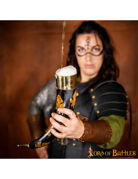 Buzina com manchas carbonizadas e...