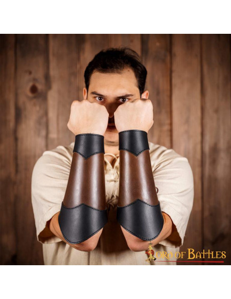 Pulseiras medievais de couro genuíno...