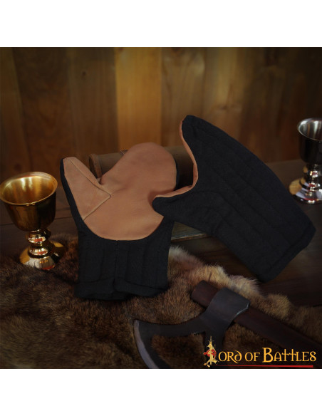 Luvas pretas de algodão acolchoadas
