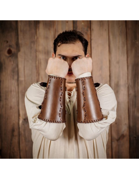 Pulseiras medievais feitas à mão The...