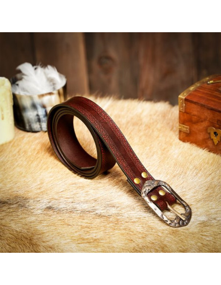 Design em relevo de cinto medieval...