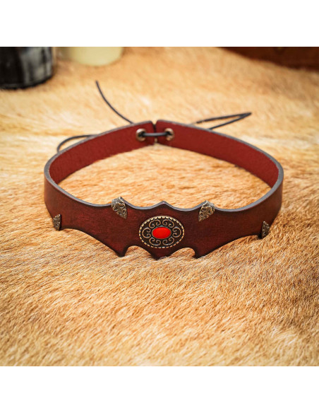 Tiara de couro com gema de fantasia...