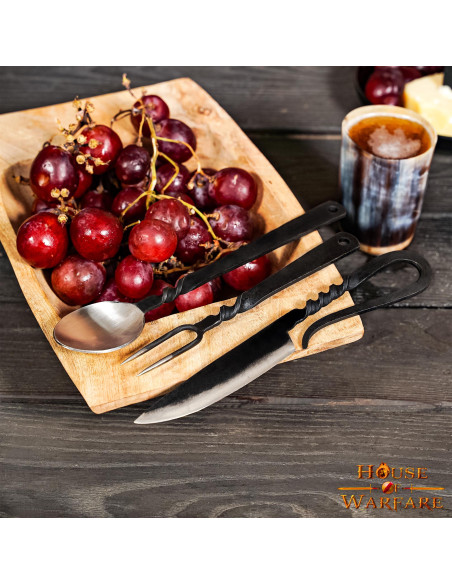 Conjunto de talheres medieval:...