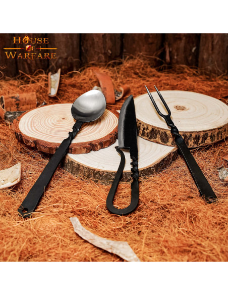 Conjunto de talheres medieval:...