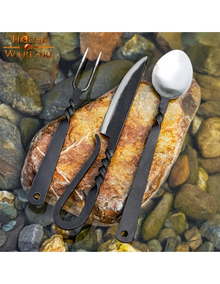 Conjunto de talheres medieval:...