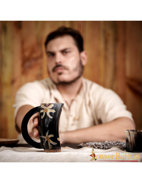 Caneca de cerveja chifre de boi viking