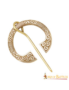 Fíbula de latão celta (7,5x5 cm.)