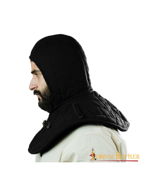 Crepe acolchoado com gorjal medieval