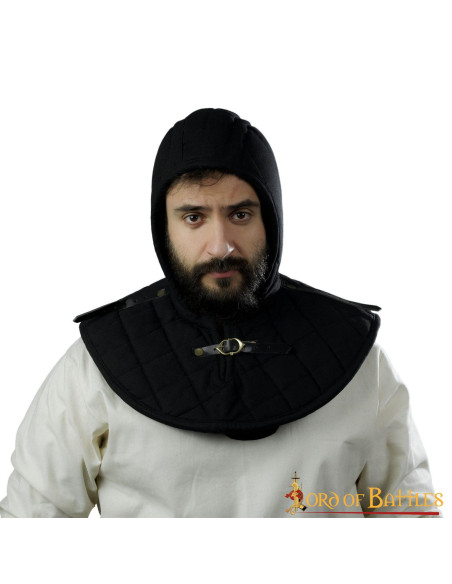 Crepe acolchoado com gorjal medieval