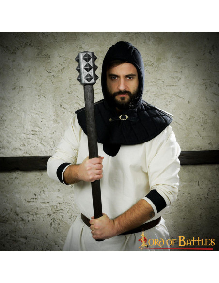 Crepe acolchoado com gorjal medieval