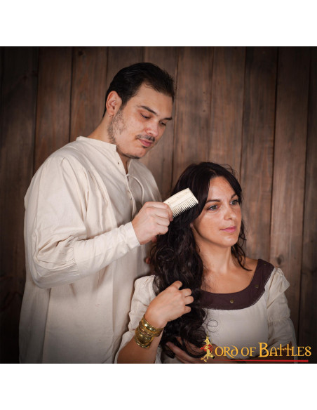 Pente de osso medieval para mulher...