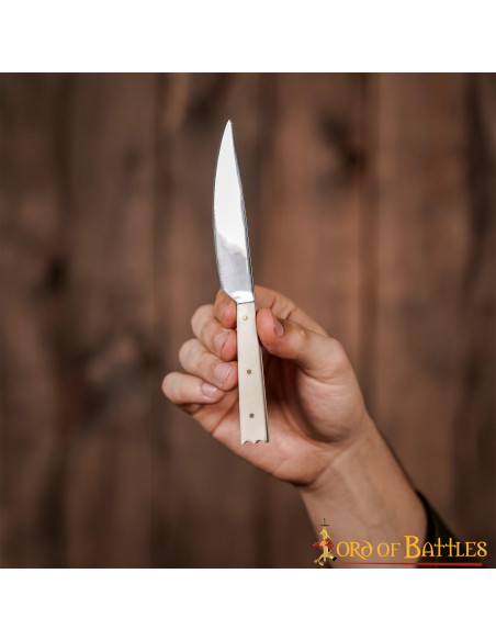 Faca medieval com cabo em osso (19 cm.)