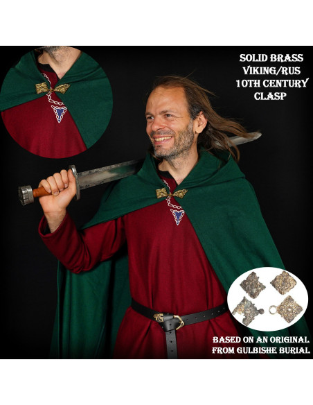 Grande Capa de Lã com Fecho de Latão...