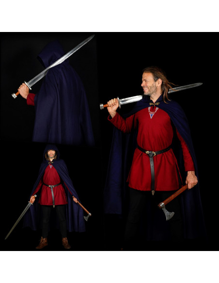 Grande Capa de Lã com Fecho de Latão...