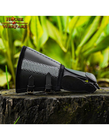 Manopla fantasia em cota de malha e...