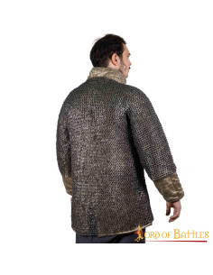 Cota de malha medieval com anéis de titânio rebitados 2