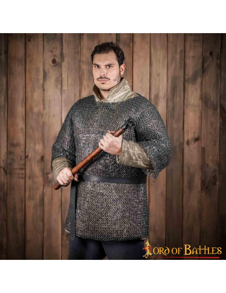 Cota de malha medieval com anéis de...