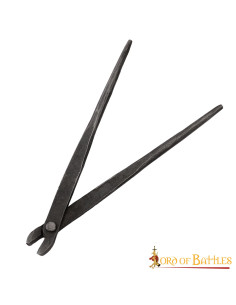 Rebitador para cota de malha com argolas de 9 mm.