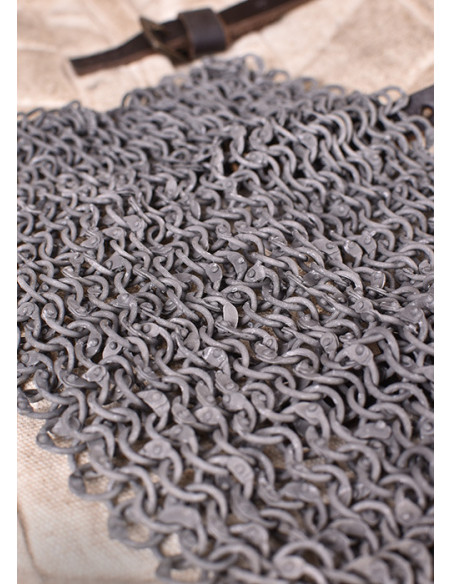 Manto do bispo em alumínio com tiras...