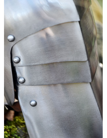 Par de joelheiras medievais em aço...