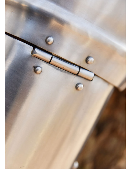 Grevas medievais com joelheiras...