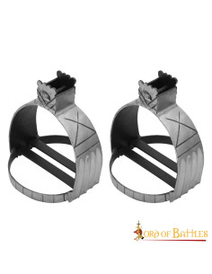 Estribos medievais em aço forjado à mão (15x12,9 cm.) 2