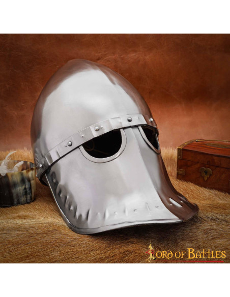Capacete ítalo-normando com máscara...