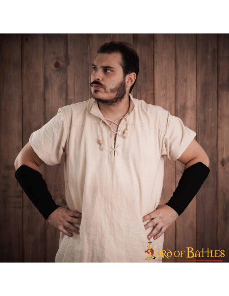 Pulseiras medievais acolchoadas de...