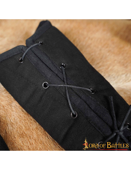 Pulseiras medievais acolchoadas de...