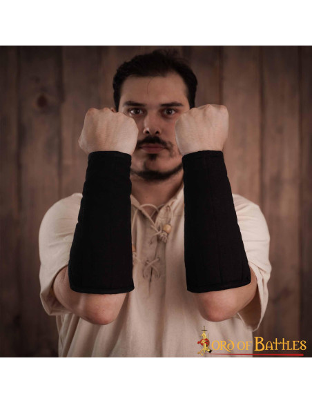 Pulseiras medievais acolchoadas de...