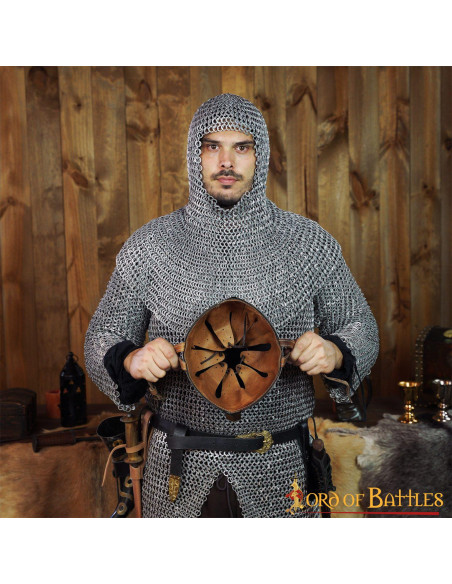 Capacete nasal Olmutz do século XI...