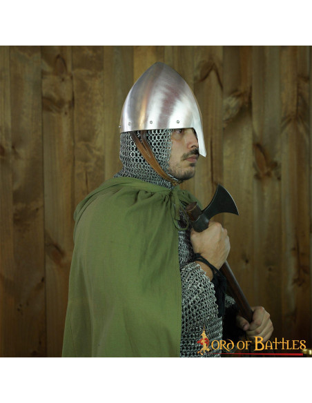 Capacete nasal Olmutz do século XI...