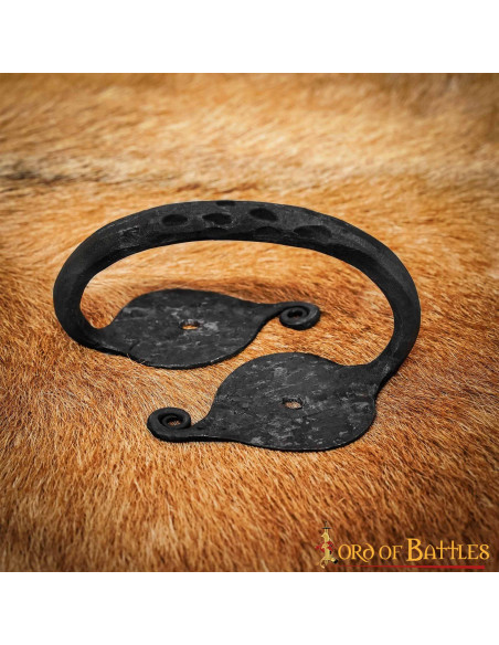 Maçaneta de porta medieval forjada à mão