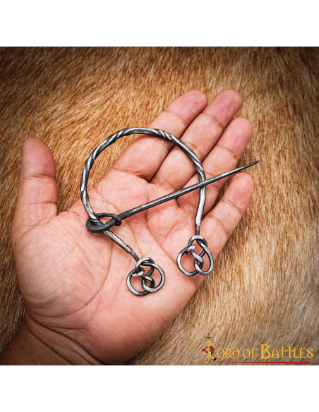 Fibula para capas em aço forjado...