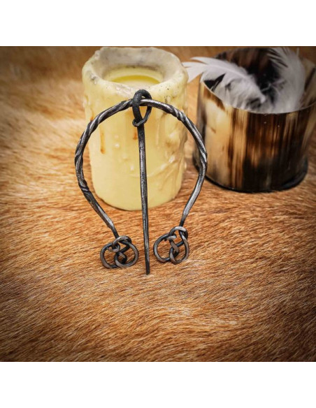 Fibula para capas em aço forjado...