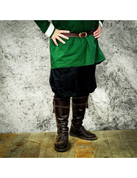 Design em relevo de cinto medieval verde